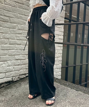 【continuer】キラキラのスリットカットパンツ