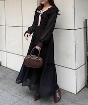 【continuer】1枚で特別感を纏うフリル衿ロングワンピース
