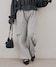 グレー