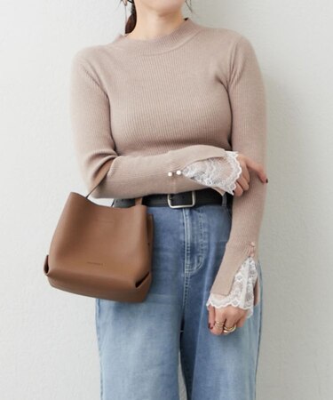 上品見え叶う、袖レースリブニット