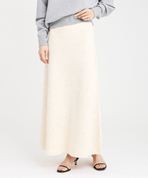 エアリーフィールニットスカート