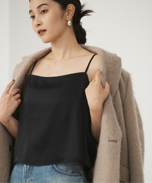 サテンキャミブラウス