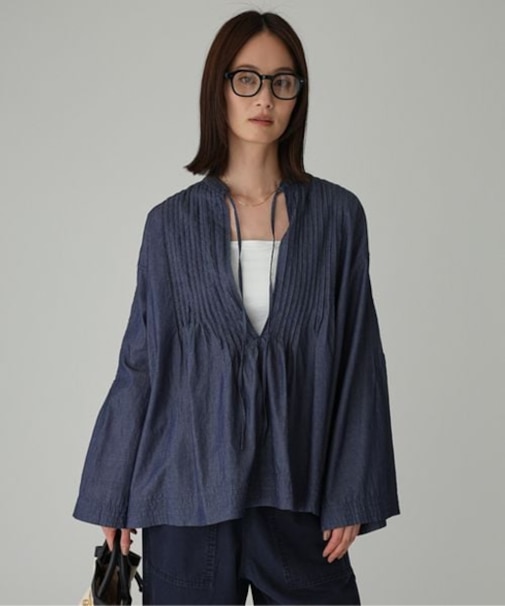 ピンタックデニムブラウス