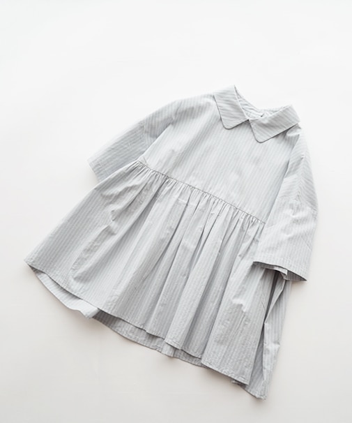 休日のチェリーブラウス