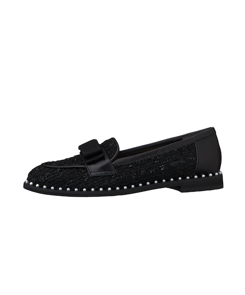 華やか甘めスタイルに◎リボン×パールローファー