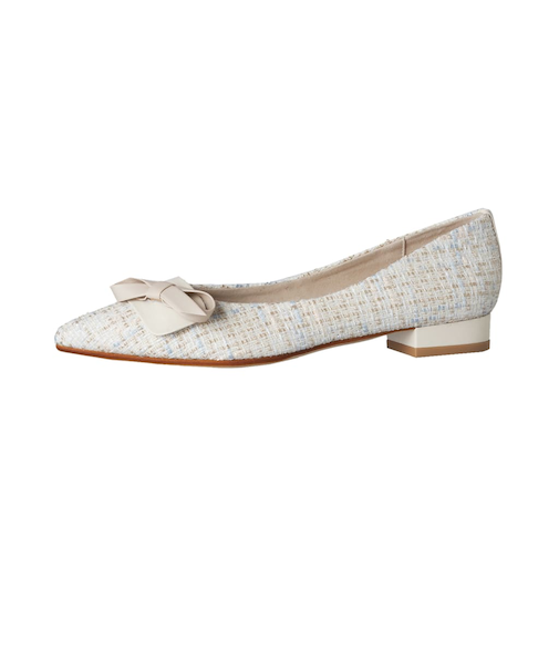 編み込みリボンでフェミニンに☆フラットパンプス