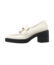 今年らしいスタイルに☆ヒールアップローファー