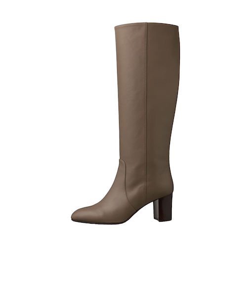 キレイめカジュアルなスタイルに♪シンプルロングブーツ｜ダイアナの