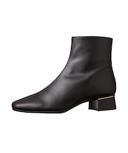 機能性もバッチリ♪シンプルフラットショートブーツ