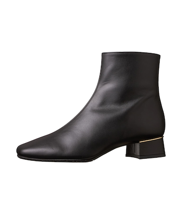 機能性もバッチリ♪シンプルフラットショートブーツ