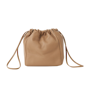 コロンとしたフォルムが可愛い♪巾着型バッグ