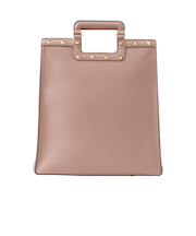 クールな雰囲気が◎スクエア型バッグ