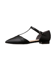 抜け感をプラス♪Tストラップフラットパンプス