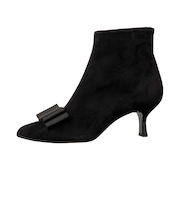 レディな気分に♪リボン付きショートブーツ