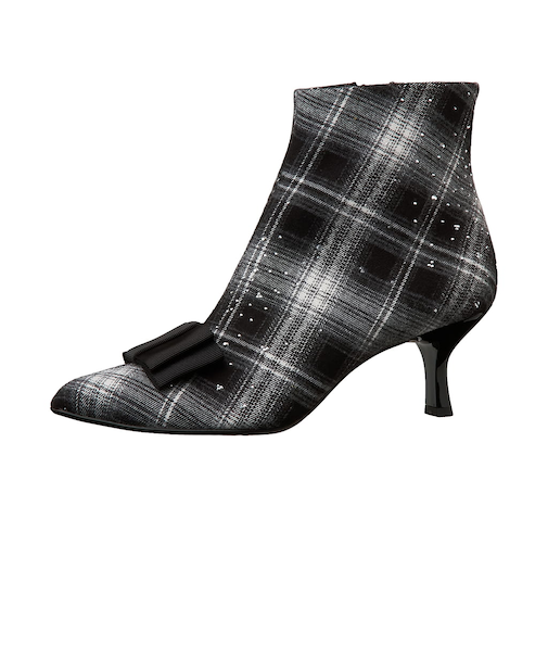 レディな気分に♪リボン付きショートブーツ