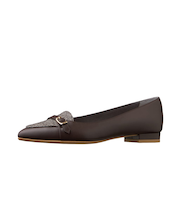 美錠使いが今っぽい！フラットローファー