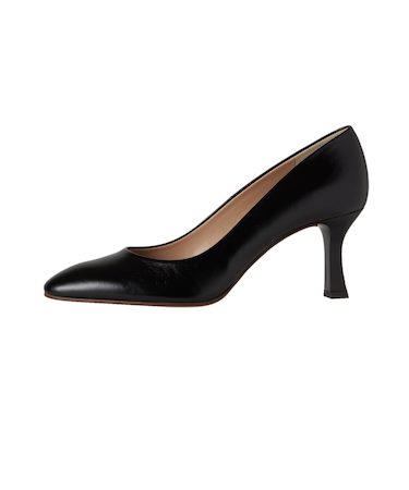 バックスタイルに高級感♪ロゴ金具つきヒールパンプス