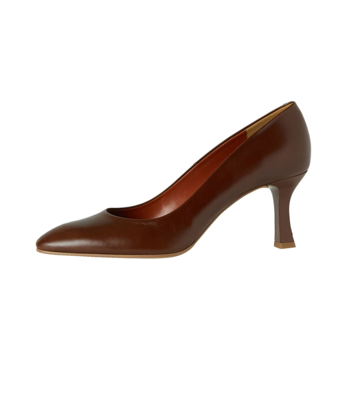 バックスタイルに高級感♪ロゴ金具つきヒールパンプス