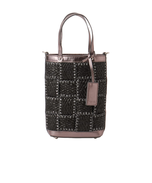 縦長フォルムですっきり♪メッシュ編みBAG