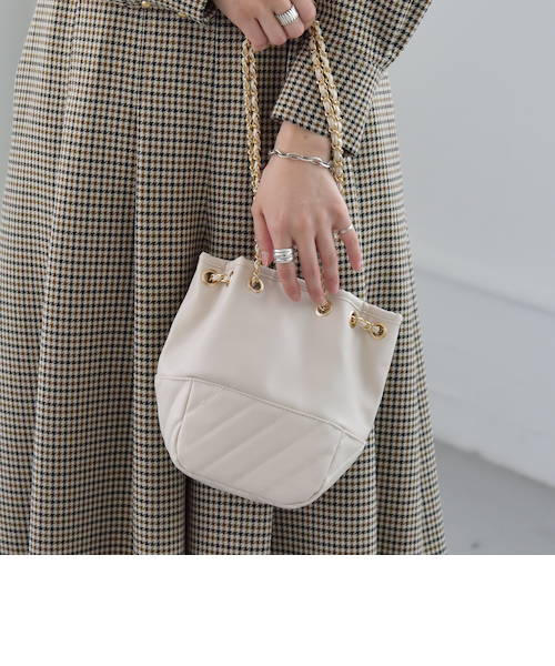 quaranciel: 2way キルティング チェーン 巾着 ショルダーバッグ