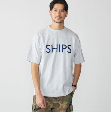 【SHIPS別注】Champion: SHIPS ロゴ プリント Tシャツ