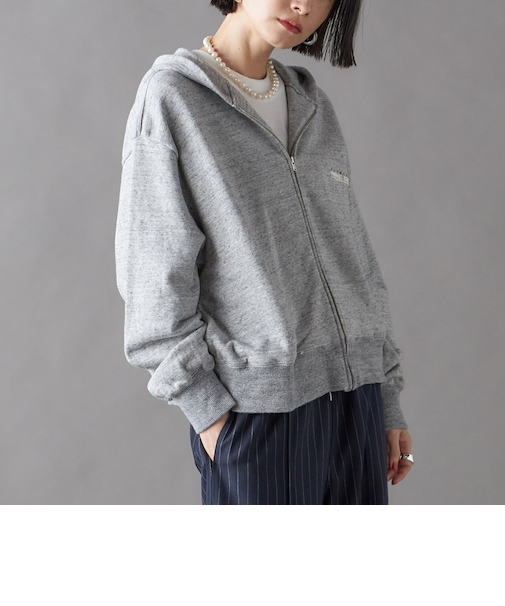 SHIPS NINE CASE:ロゴ フーディー