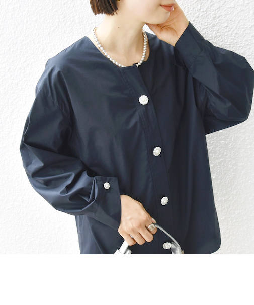 【WEB限定】 〈洗濯機可能〉タイプライター ビジュー ボタン ロングスリーブ ブラウス