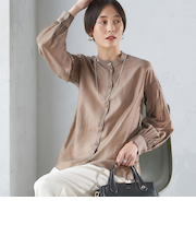 〈手洗い可能〉バンドカラー 袖 シャーリング ブラウス