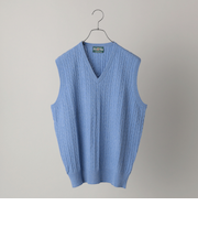 ALAN PAINE: 12ゲージ ジーロンラム ケーブル編み Vネック ニットベスト