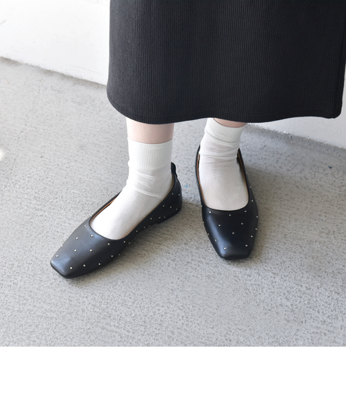 【SHIPS any別注】eblouna: スタッズ スクエアトゥ フラット パンプス