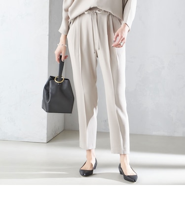 〈接触冷感 / 手洗い可能〉アセテート混 バックサテン テーパード パンツ