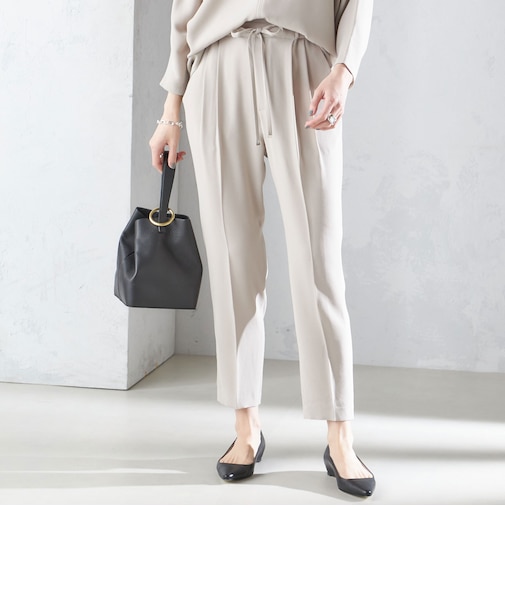 〈接触冷感 / 手洗い可能〉アセテート混 バックサテン テーパード パンツ
