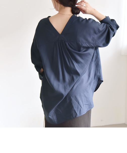 quaranciel:〈手洗い可能〉Vネック バック ギャザー ブラウス