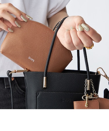【WEB限定】SHIPS:【SAFFIANO LEATHER】ラウンド ジップ ポーチ