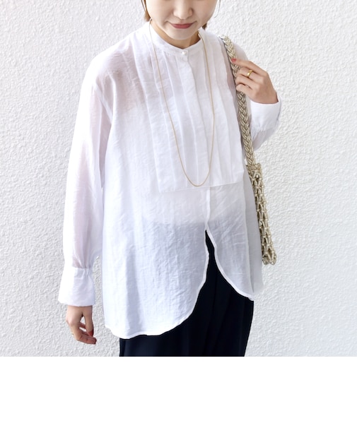 【WEB限定】〈洗濯機可能〉シアー プリーツ ヨーク パールモチーフボタン ブラウス