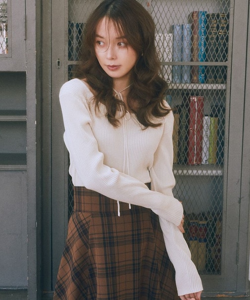 スクエアホルターネックリブプルオーバー