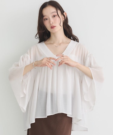 Vネックギャザーブラウス