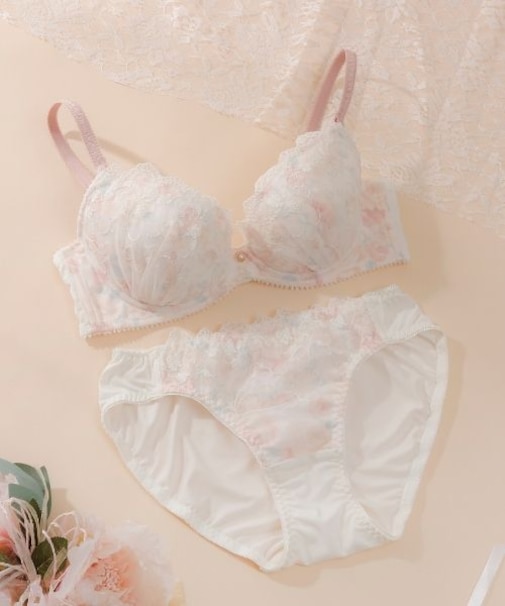 フルールレーヴ ブラ&ショーツ ナイスフィットシリーズ