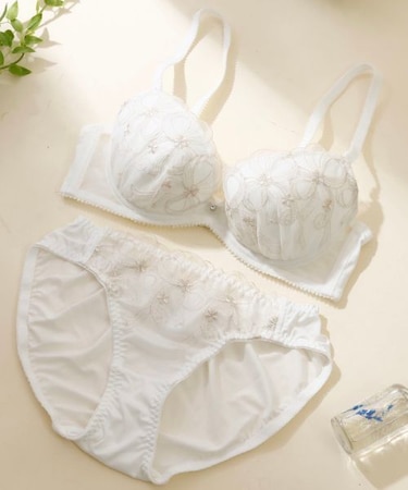 【EFカップ】ル・ヌーリュバン ブラ＆ショーツ ナイスフィットシリーズ