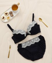 スウィートプリーツ ブラ＆ショーツ ナイスフィットシリーズ