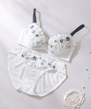 フローラルレース ブラ&ショーツ ナイスフィットシリーズ