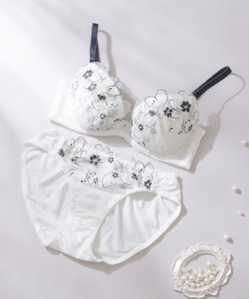 フローラルレース ブラ＆ショーツ ナイスフィットシリーズ