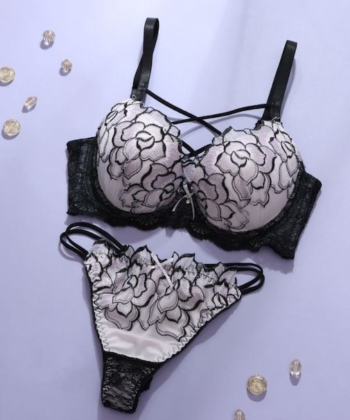 【選べるショーツ】人気カラー入荷！ローズレースクロスコードブラ＆Tショーツ