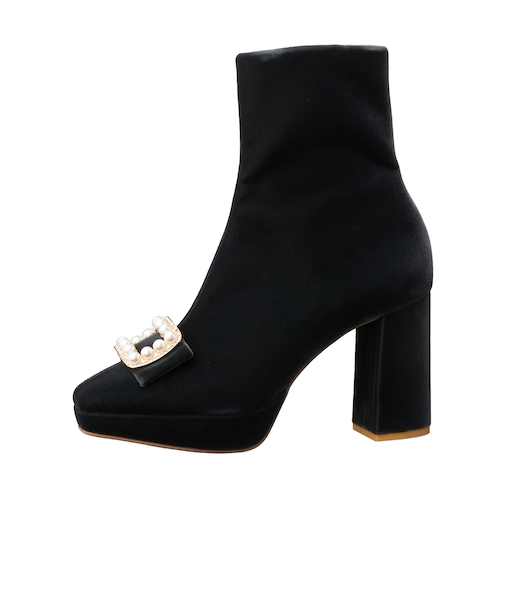 <DIANA> ショートブーツ