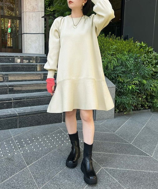 パフスリーブ切り替えミニフレアワンピース