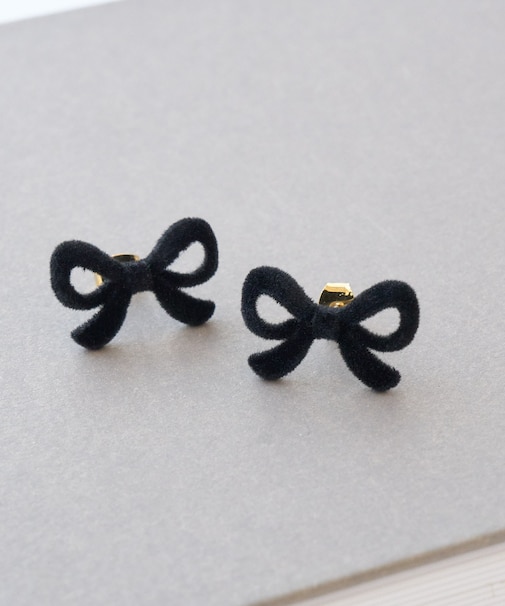 フロッキーリボンピアス
