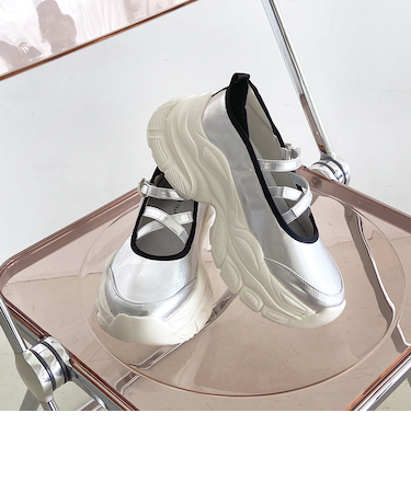 スニーカーソールメリージェーンシューズ