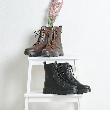 レースアップ厚底ブーツ