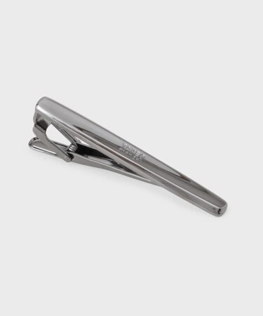 テーパードタイバー ー 日本製の洗練された真鍮タイバー