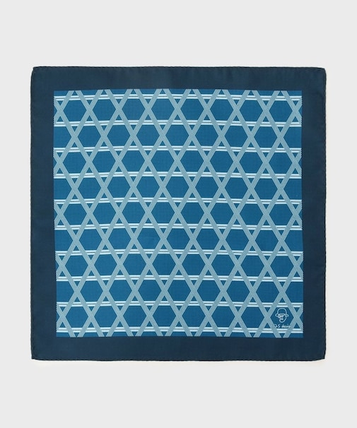 525 Designシリーズ ? 遊び心あふれる新しいリバーシブルチーフ